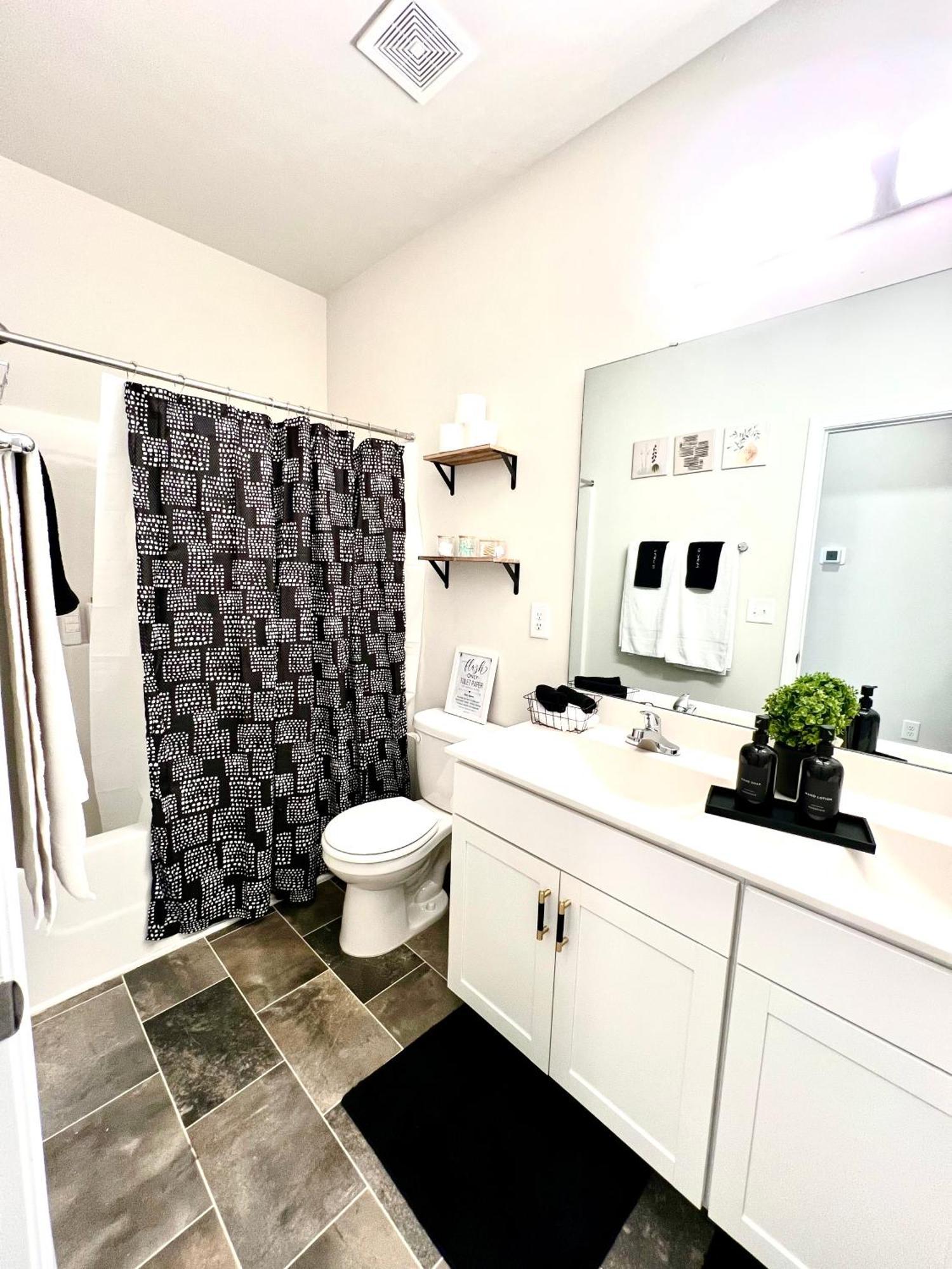 Villa Raleigh Luxe Family Retreat- 15 Min To Downtown, Kids Gear, Fast Wifi For Wfh, Ev & Pet Friendly Extérieur photo