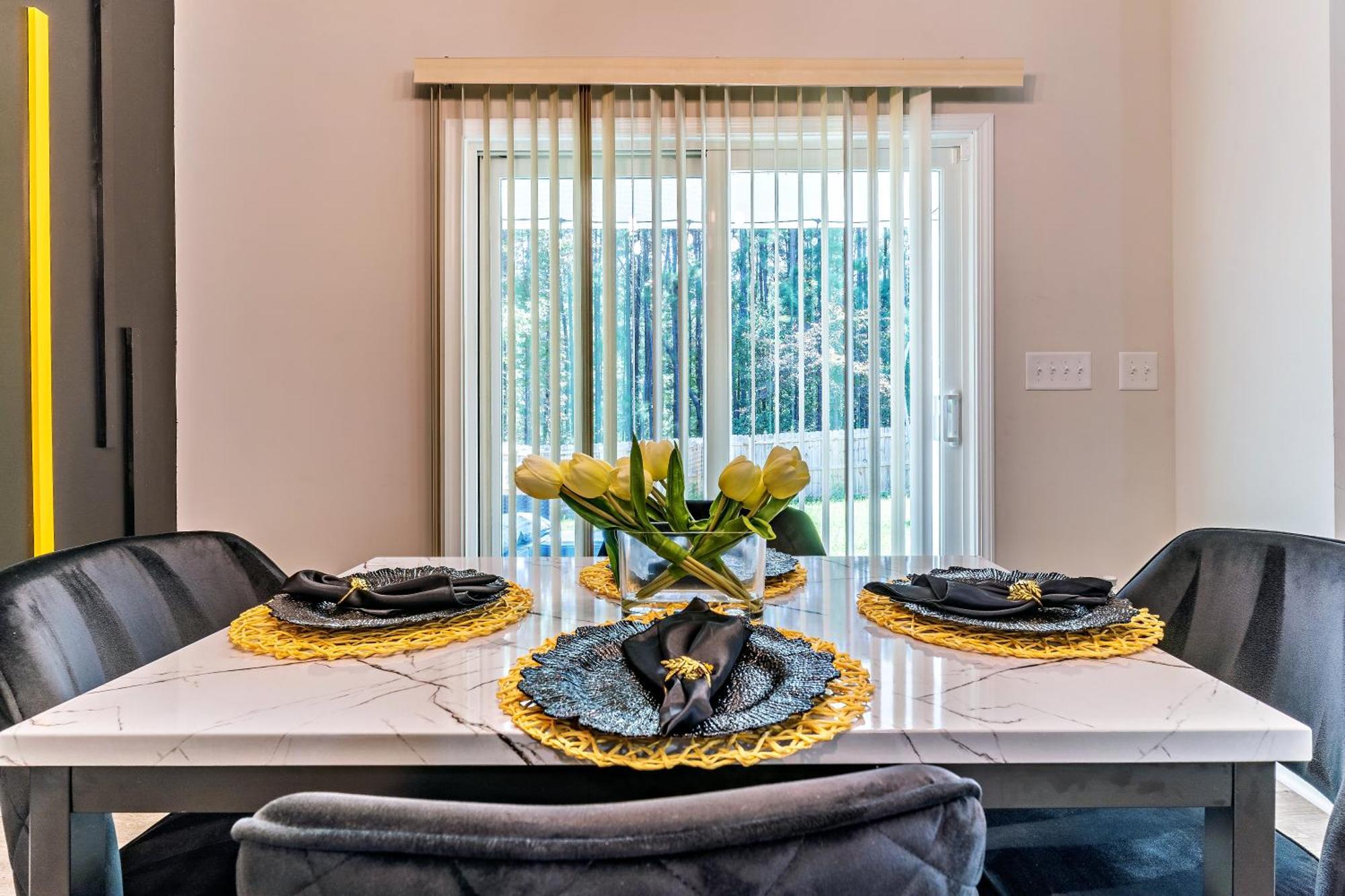 Villa Raleigh Luxe Family Retreat- 15 Min To Downtown, Kids Gear, Fast Wifi For Wfh, Ev & Pet Friendly Extérieur photo